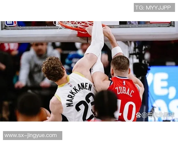 火箭主场力克爵士，哈登砍下43分，奠定胜利基石